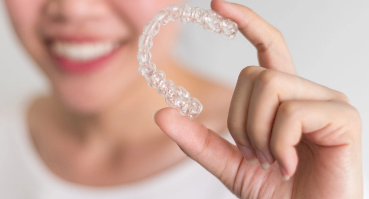  التقويم الشفاف للأطفال